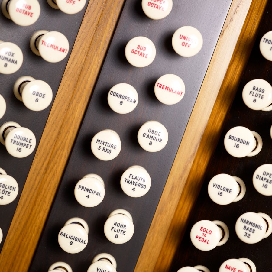 Leeds Cathedral organ stops