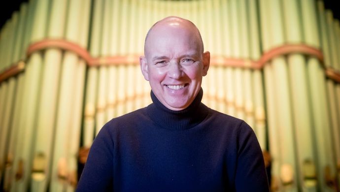 Dr Gordon Stewart