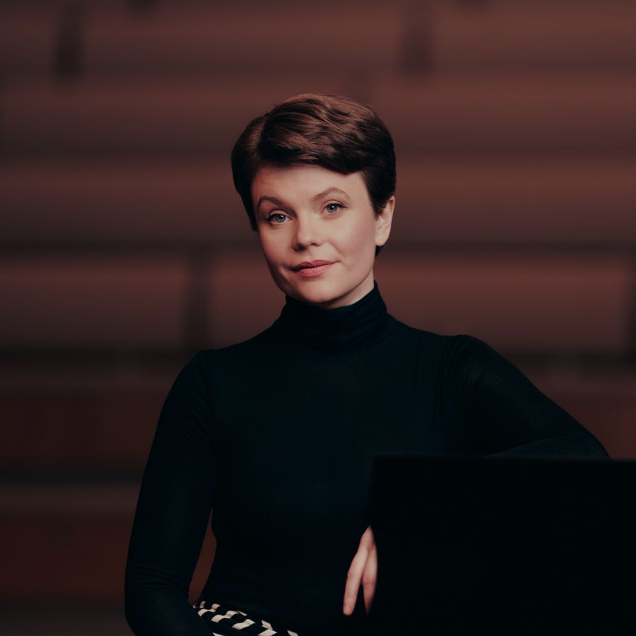 Clare Hammond